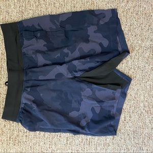 Lululemon THE Short 7” - navy camo - small